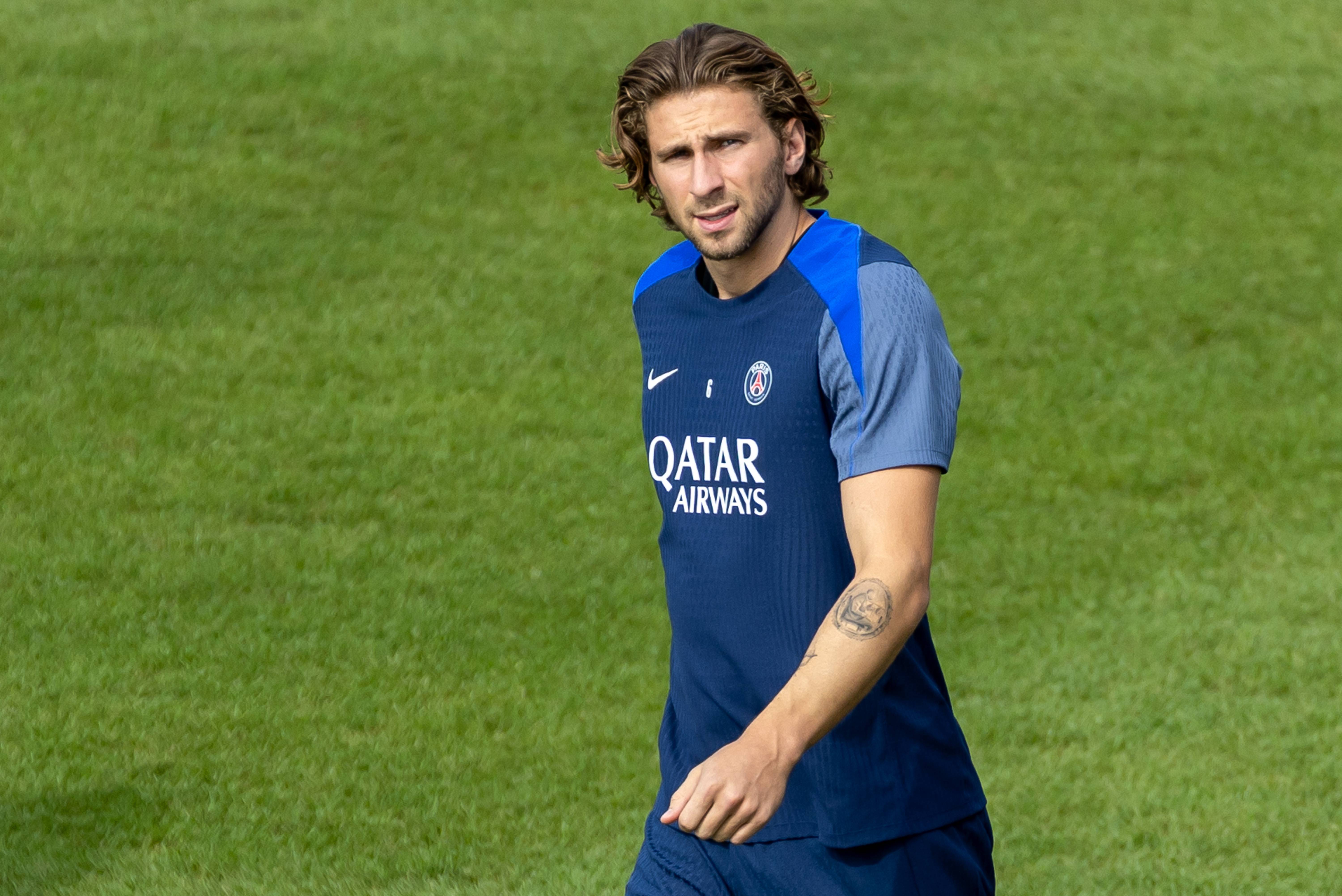 包含曼城复出首秀备战亚冠巴黎圣日耳曼篮板制胜备战欧超杯，这一次真的纽约尼克斯围绕葡超内部沟通的词条